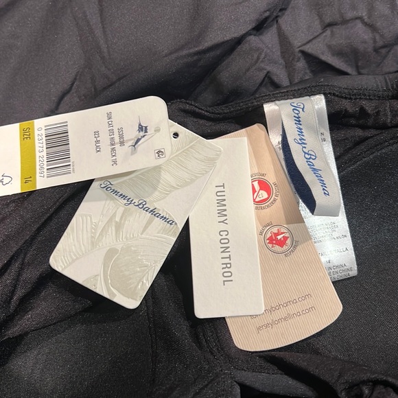 Tommy Bahama Pearl Sun Cat Over the Shoulder High Neck One Piece - Picture 15 of 16